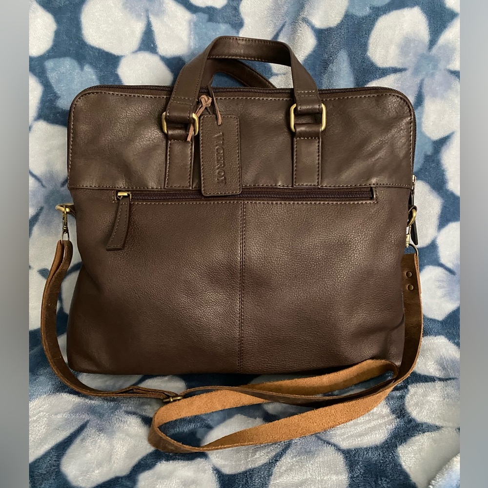 NWT Viceroy Fine Leather Zip Around Folio Bag